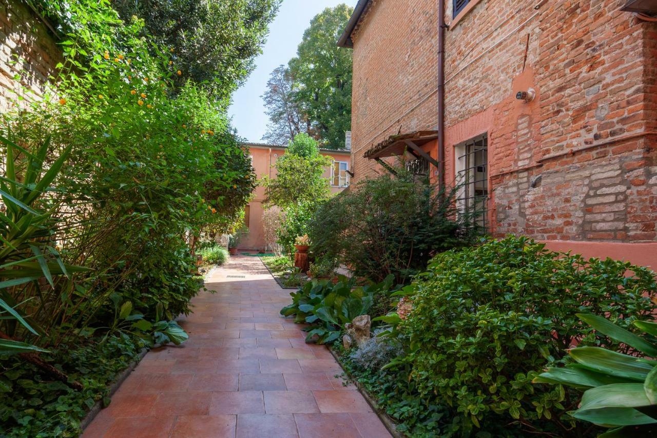 Duplex Apartment in pieno centro Ferrara Esterno foto